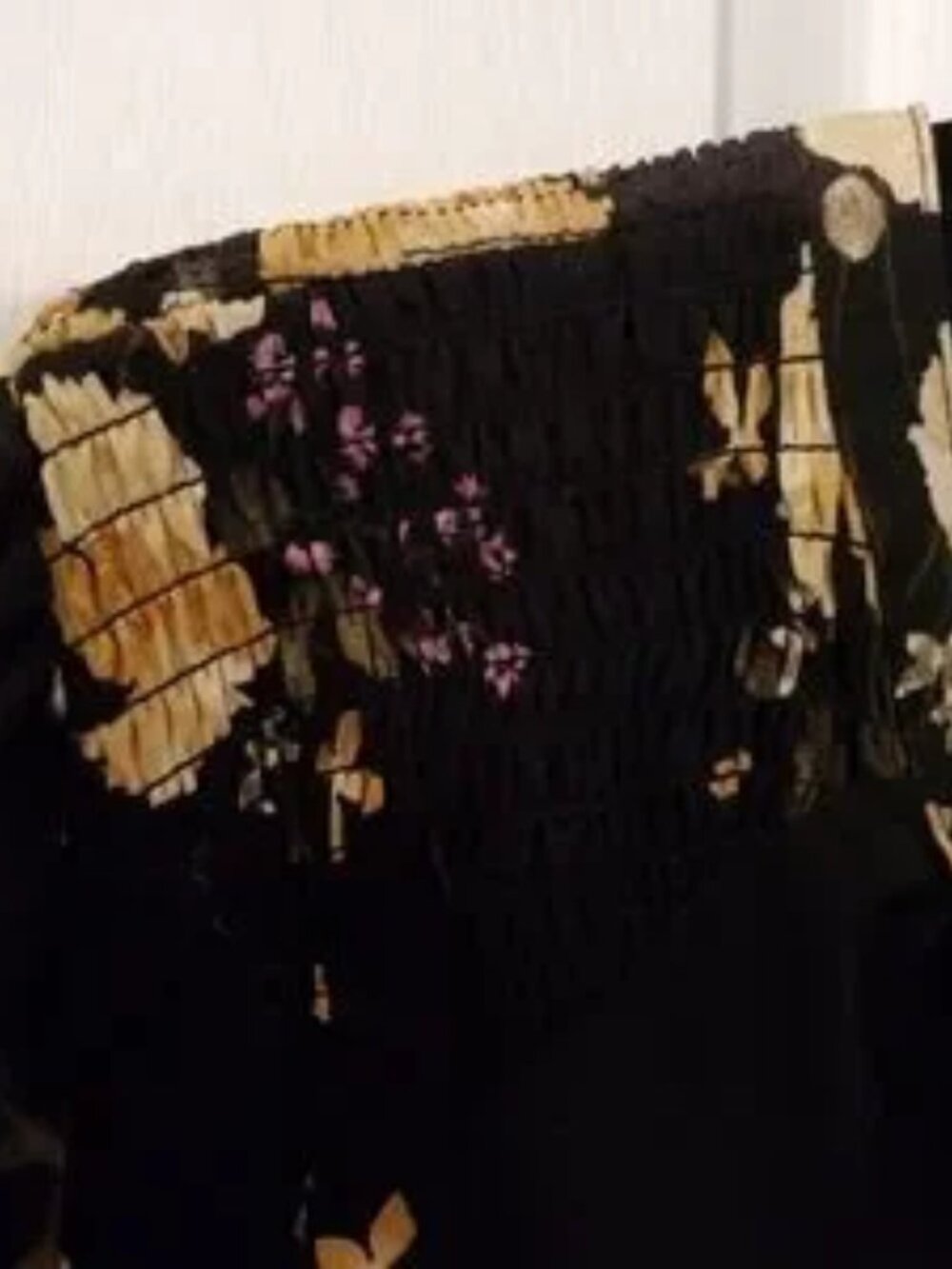 Beautiful blouse - Picture 3 of 5